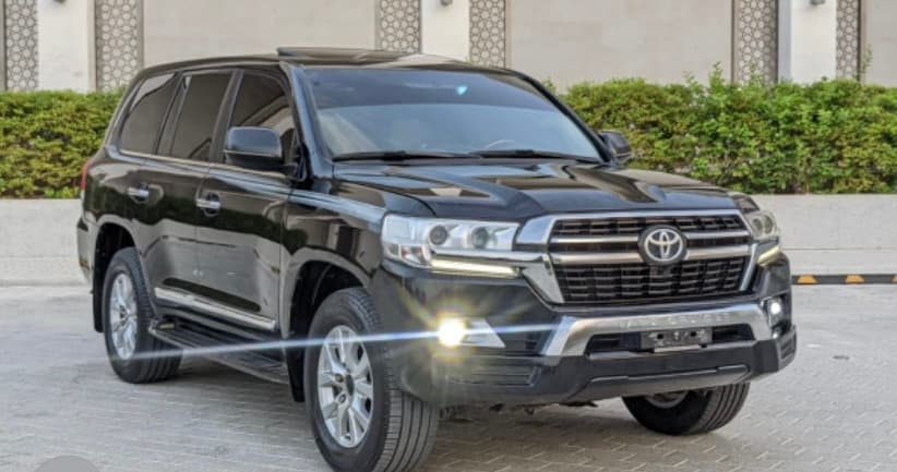 Toyota Land Cruiser 2019/2020 luxury SUV available for hire with chauffeur in Abuja